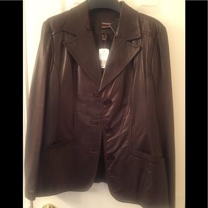 Beautiful Danier leather jacket large NWT